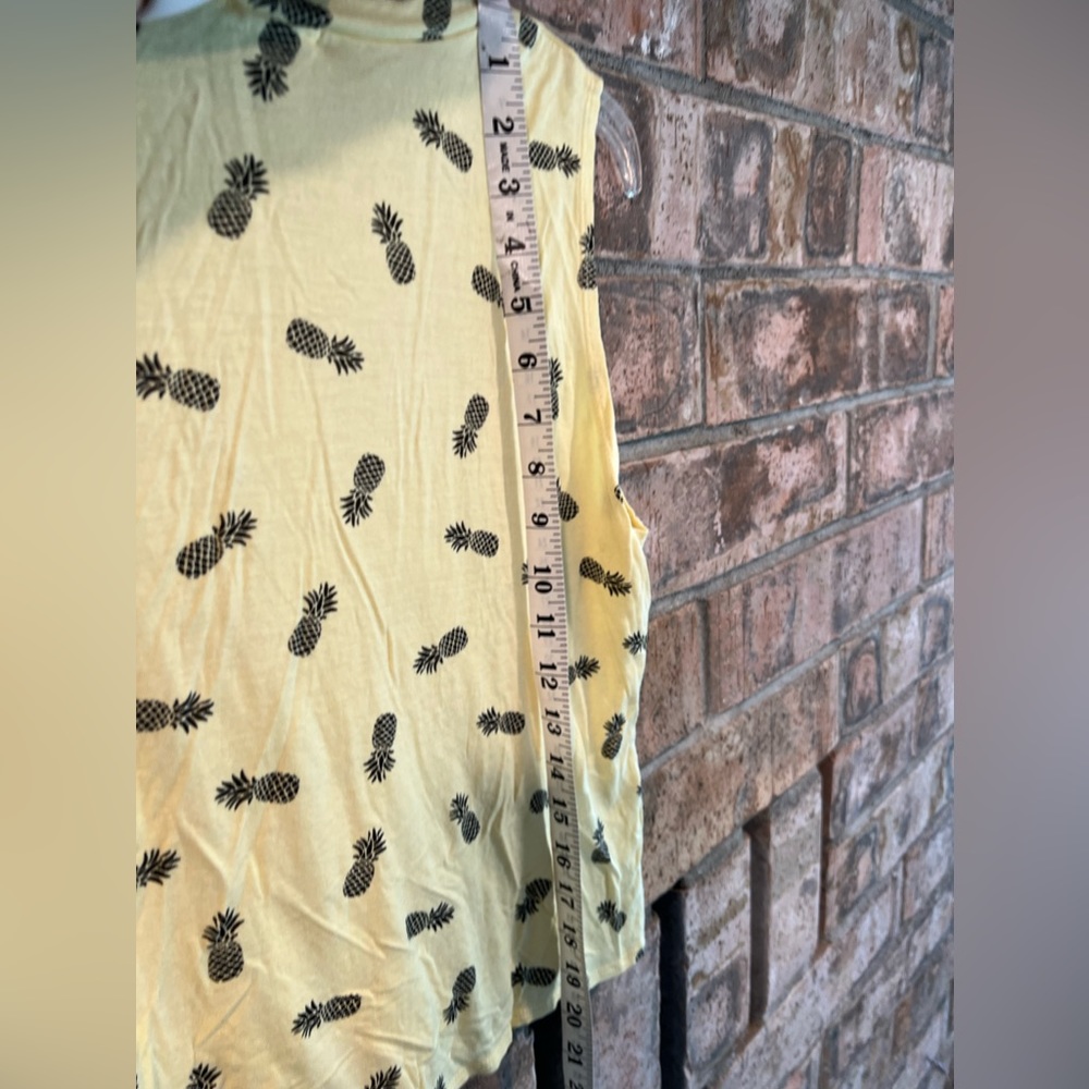 Dirtee Laundry Pineapple Tank - Picture 8 of 8